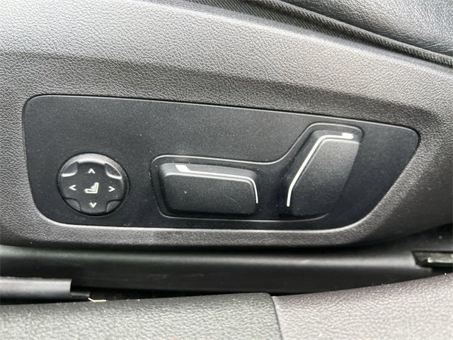 2024 BMW 3 Series 330i