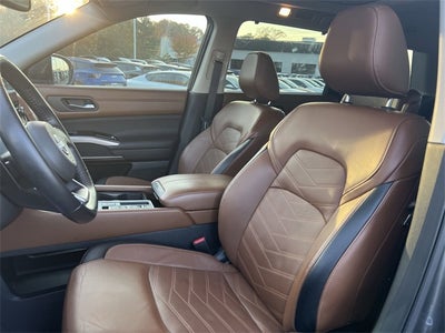 2022 Nissan Pathfinder Platinum