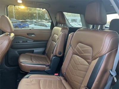 2022 Nissan Pathfinder Platinum