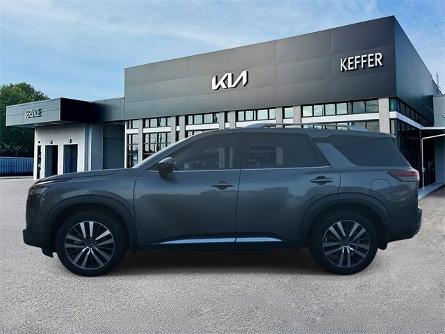 2022 Nissan Pathfinder Platinum
