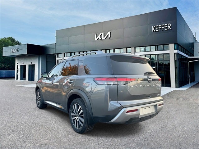 2022 Nissan Pathfinder Platinum