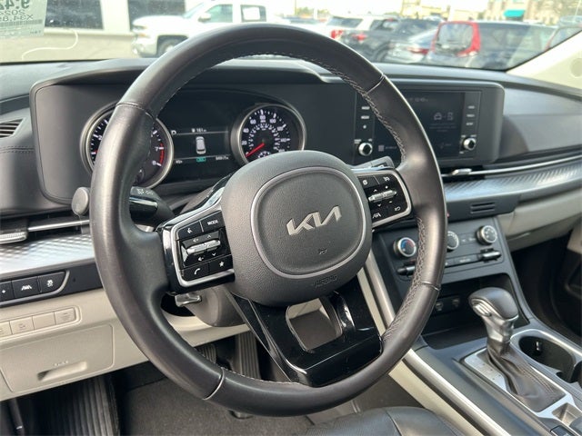 2024 Kia Carnival LX