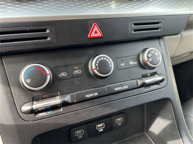 2024 Kia Carnival LX