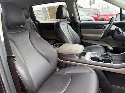 2025 Kia Carnival LXS